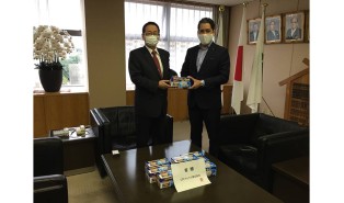 UD Trucks donates 5,000 masks to nursery schools in Ageo City